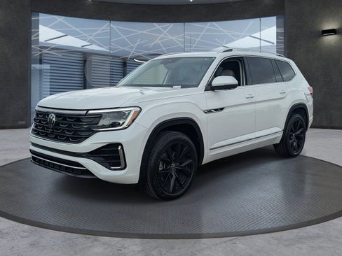 Used 2024 Volkswagen Atlas SEL Premium R-Line image 2