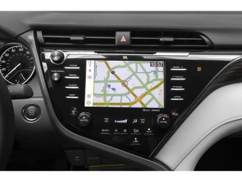 Used 2020 Toyota Camry XLE FWD image 10