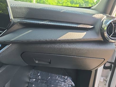 Certified 2026 Chevrolet Equinox LT AWD/4WD image 38