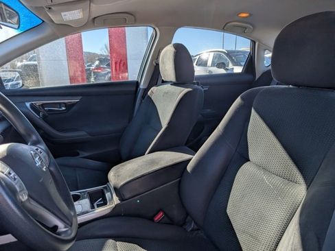 Used 2014 Nissan Altima 2.5 S w/ Display Audio Package image 6