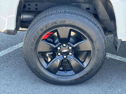 Used 2022 Chevrolet Colorado LT w/ Redline Special Edition AWD/4WD image 9