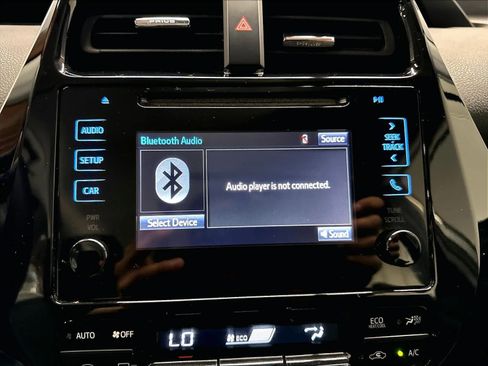 Used 2017 Toyota Prius Two w/ Prius Two Safety Plus Package FWD image 9