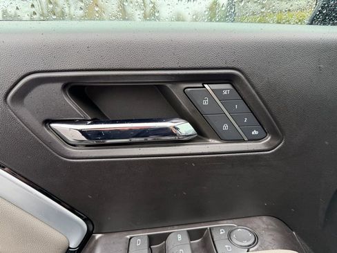 Used 2024 Chevrolet Colorado ZR2 w/ ZR2 Convenience Package III image 13