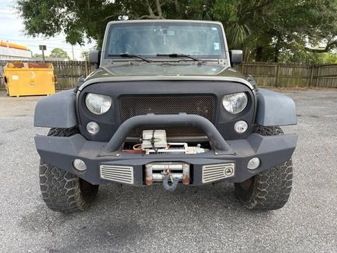 Used 2015 Jeep Wrangler Unlimited Rubicon w/ Connectivity Group AWD/4WD image 12