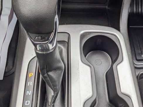 Used 2022 Chevrolet Colorado LT w/ Fleet Safety Package image 19