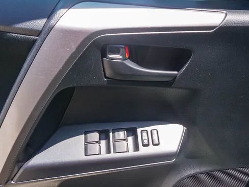Used 2018 Toyota RAV4 LE w/ All Weather Liner Package FWD image 21