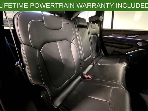 Used 2022 Jeep Grand Cherokee Overland w/ Adv Protech Group III image 37