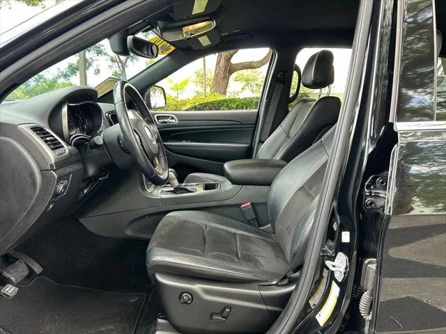 Certified 2019 Jeep Grand Cherokee Laredo w/ Laredo X Package RWD image 16