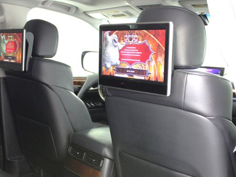 Used 2017 Lexus LX 570 4WD w/ Luxury Package image 41