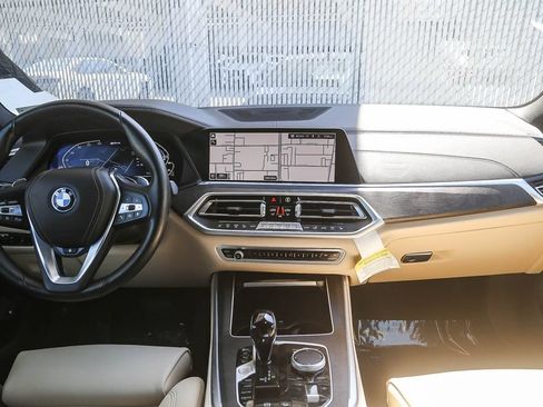 Used 2022 BMW X5 xDrive45e w/ Premium Package AWD/4WD image 9