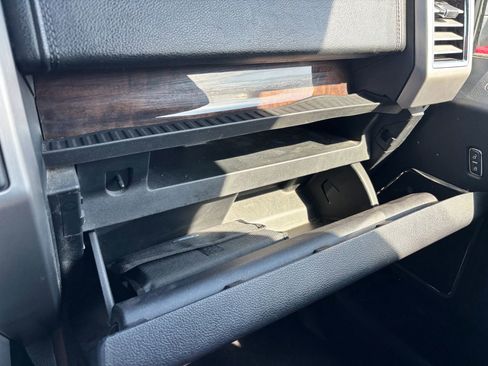 Used 2016 Ford F150 Platinum w/ Equipment Group 701A Luxury image 33