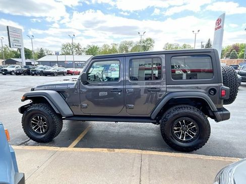 Used 2025 Jeep Wrangler Unlimited Sport AWD/4WD image 6