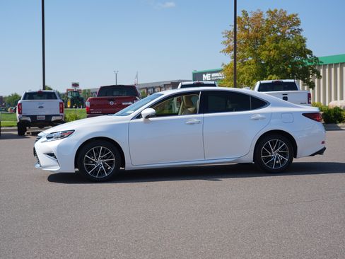 Used 2016 Lexus ES 350 w/ Luxury Package w/Wood Trim FWD image 4