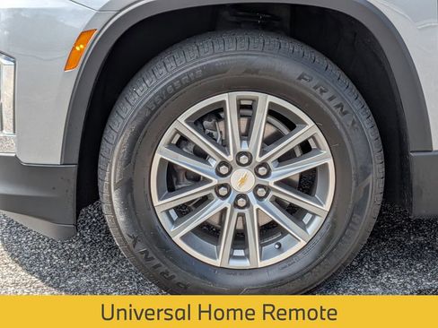 Used 2023 Chevrolet Traverse LT FWD image 13