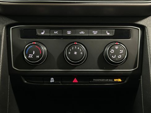 Used 2018 Volkswagen Atlas Launch Edition AWD/4WD image 9