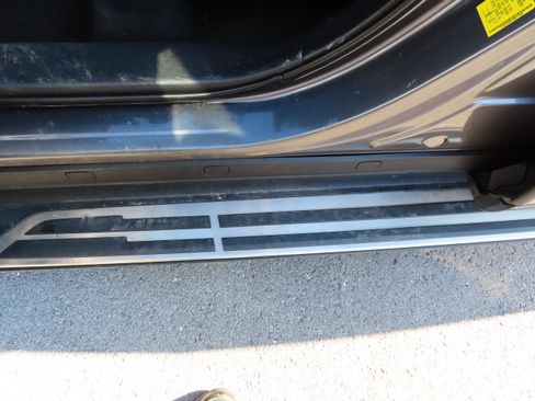 Used 2023 Toyota Highlander XLE image 38