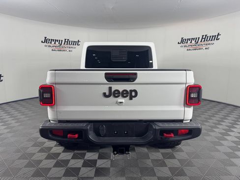 Used 2023 Jeep Gladiator Rubicon w/ LED Lighting Group AWD/4WD image 8