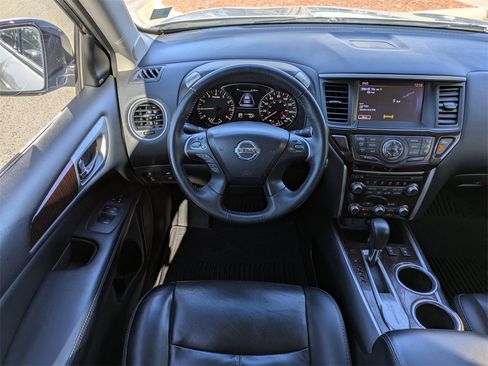 Used 2015 Nissan Pathfinder SL w/ SL Tech Package image 23