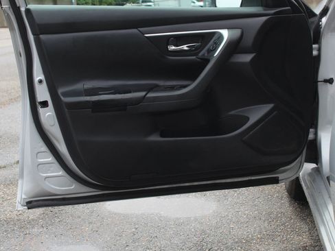 Used 2017 Nissan Altima 2.5 SV FWD image 12