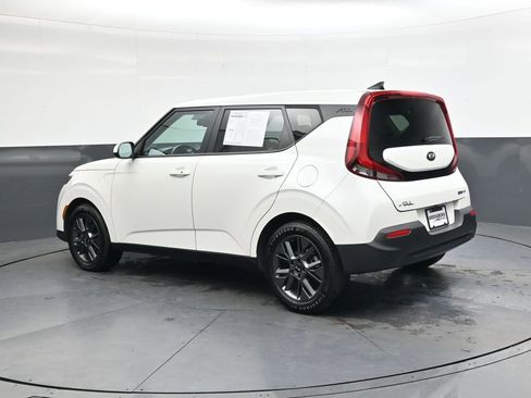 Used 2021 Kia Soul EX image 6