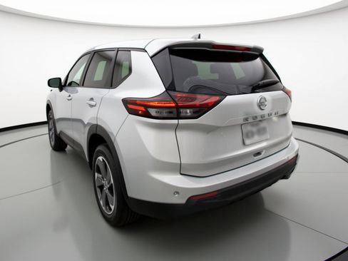 Used 2025 Nissan Rogue SV FWD image 6