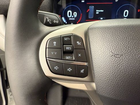 New 2025 Ford Explorer Active w/ Active Comfort Package image 18