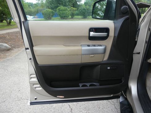 Used 2008 Toyota Sequoia Limited AWD/4WD image 24