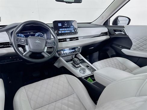 Used 2024 Mitsubishi Outlander SEL image 34