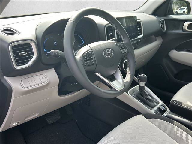 Used 2026 Hyundai Venue SEL FWD image 9