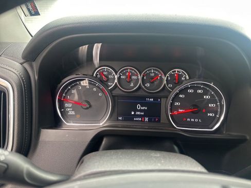 Used 2020 Chevrolet Silverado 1500 LT Trail Boss image 2