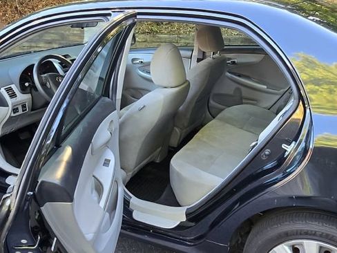Used 2013 Toyota Corolla LE FWD image 8