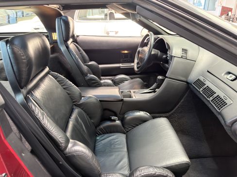 Used 1991 Chevrolet Corvette Coupe RWD image 10