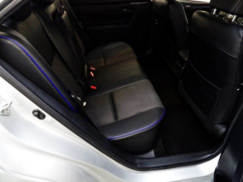 Used 2018 Toyota Corolla SE FWD image 14