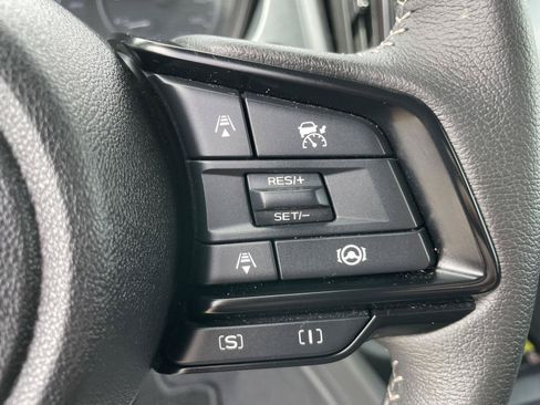 Used 2025 Subaru Forester Premium AWD/4WD image 15