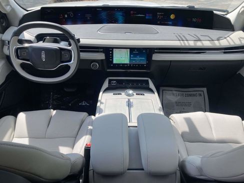 New 2026 Lincoln Navigator L Premier AWD/4WD image 26