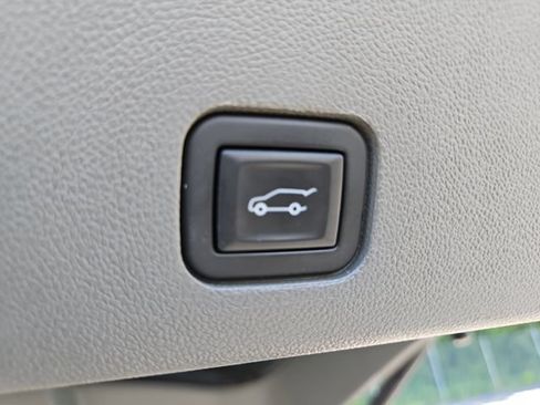Certified 2023 Cadillac XT6 Premium Luxury w/ Technology Package AWD/4WD image 30