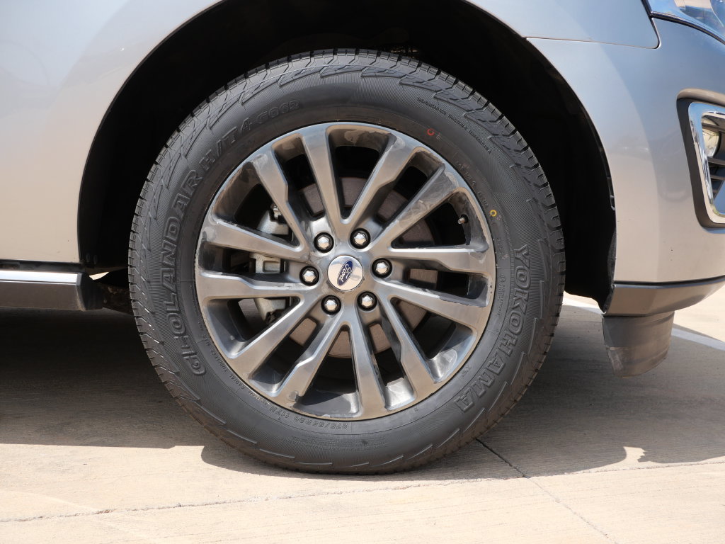 Used 2021 Ford Expedition Limited AWD/4WD image 7