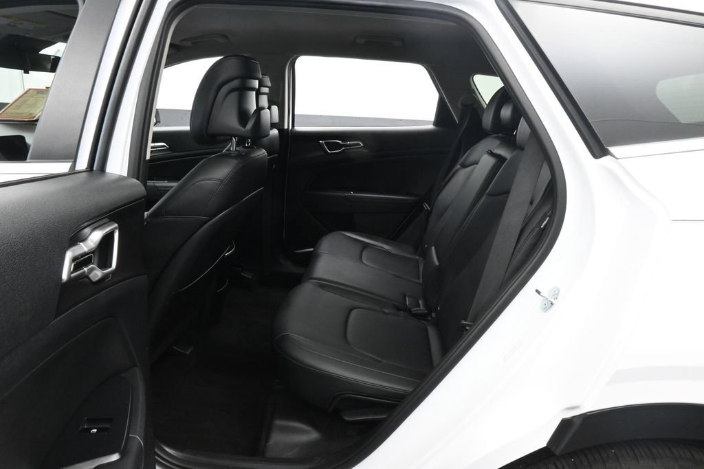 Used 2026 Kia Sportage EX FWD image 33