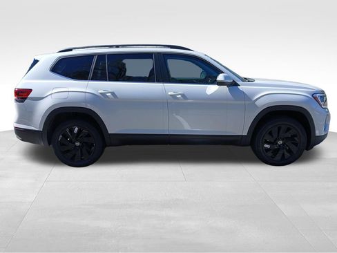 New 2026 Volkswagen Atlas SE FWD image 6