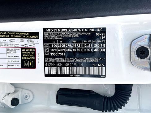 Certified 2025 Mercedes-Benz GLS 450 4MATIC image 37
