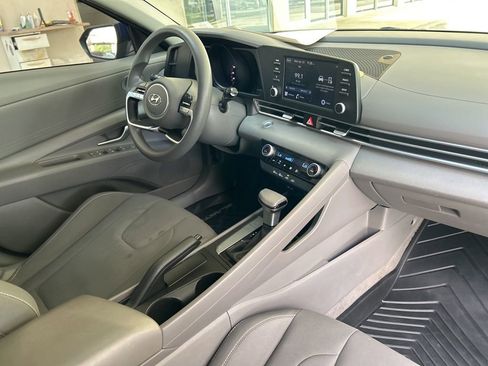 Used 2022 Hyundai Elantra SEL FWD image 21