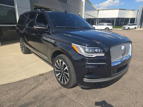 Certified 2023 Lincoln Navigator L Reserve AWD/4WD image 13