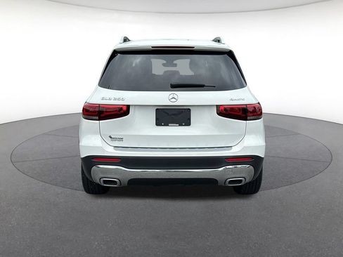 Used 2021 Mercedes-Benz GLB 250 4MATIC image 4