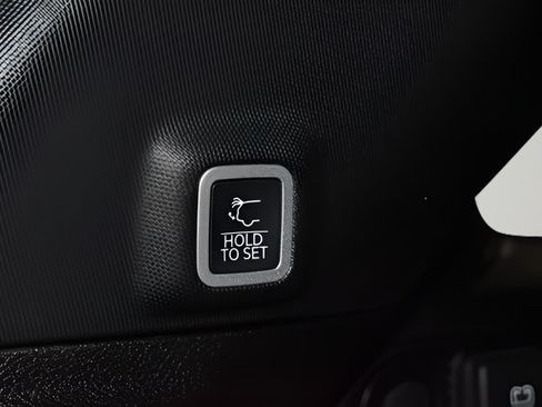 New 2026 Jeep Grand Cherokee Altitude AWD/4WD image 12