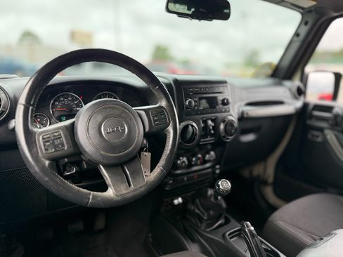 Used 2018 Jeep Wrangler Unlimited Sport AWD/4WD image 33