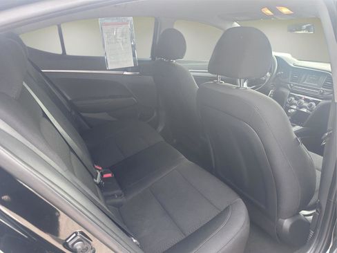 Used 2019 Hyundai Elantra SE w/ Cargo Package image 16