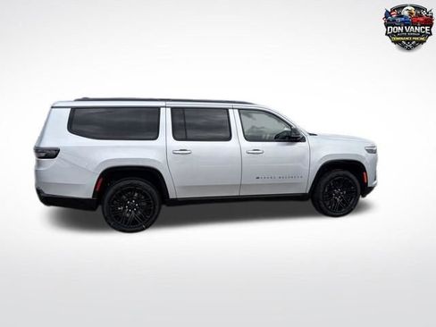New 2026 Jeep Grand Wagoneer L Limited AWD/4WD image 7