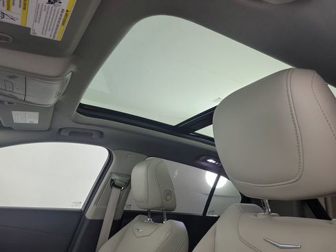 Certified 2023 Cadillac XT4 Luxury w/ Cold Weather Package image 17