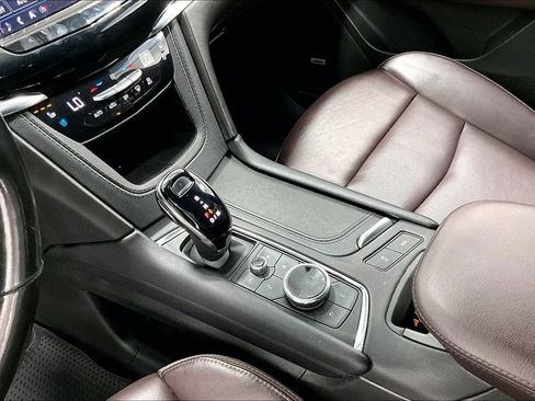 Used 2023 Cadillac XT6 Premium Luxury w/ Technology Package FWD image 17
