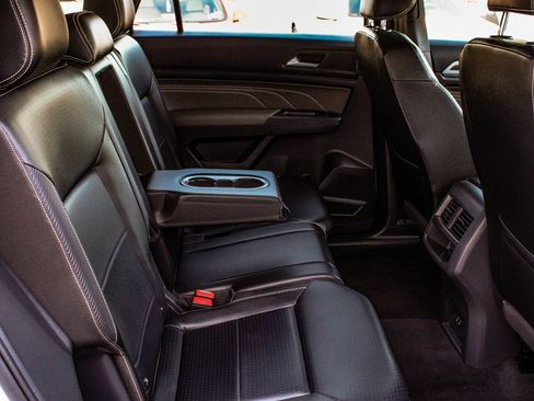 Used 2021 Volkswagen Atlas Cross Sport SE image 38